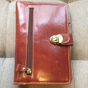 Saga small leather travel portfolio